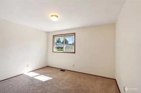 Bedroom - 3113 108th Pl SE, Everett, WA 98208 photo 3 of 6