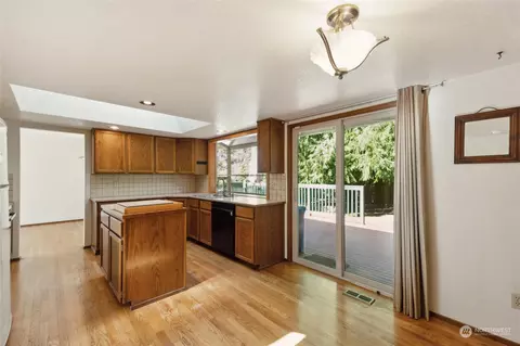 Kitchen - 3113 108th Pl SE, Everett, WA 98208 photo 4 of 4