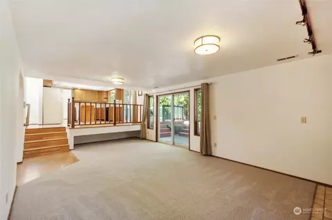 Living - 3113 108th Pl SE, Everett, WA 98208 photo 5 of 5
