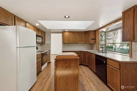 Kitchen - 3113 108th Pl SE, Everett, WA 98208 photo 2 of 4