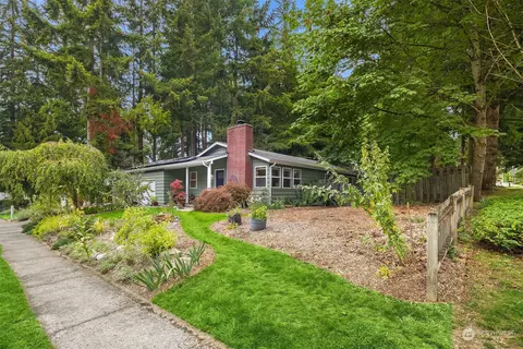 9504 169 Ave NE, Redmond, WA 98052