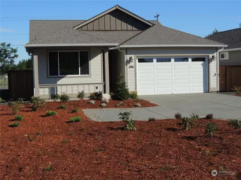 696 N Gascon Pl, Sequim, WA 98382