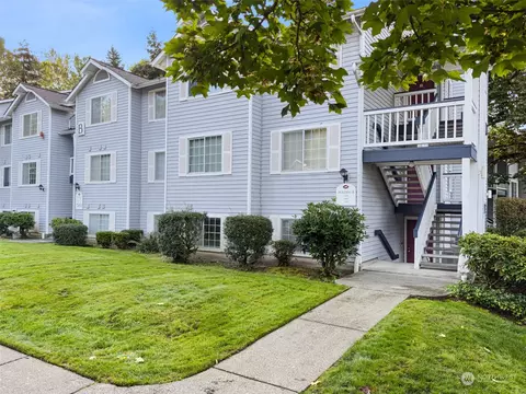 7453 Newcastle Golf Club Rd #B104, Newcastle, WA 98059