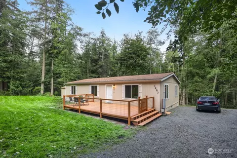 1293 Wallace Ct, Oak Harbor, WA 98277