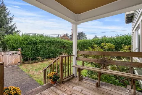 Exterior - 1122 Duryea St, Raymond, WA 98577 photo 3 of 7