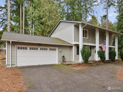 2294 NE Goldenrod Cir, Bremerton, WA 98311