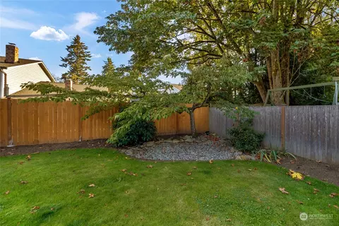Exterior - 304 214th St SW, Bothell, WA 98021 photo 6 of 11