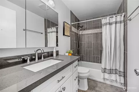 Bath - 304 214th St SW, Bothell, WA 98021 photo 2 of 3