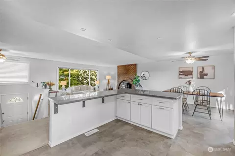 Kitchen - 304 214th St SW, Bothell, WA 98021 photo 3 of 3