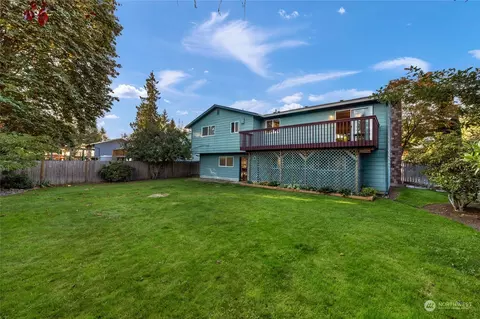 Exterior - 304 214th St SW, Bothell, WA 98021 photo 7 of 11