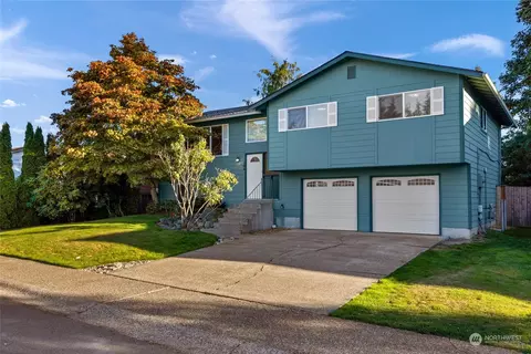 304 214th St SW, Bothell, WA 98021