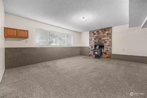 Living - 304 214th St SW, Bothell, WA 98021 photo 4 of 4