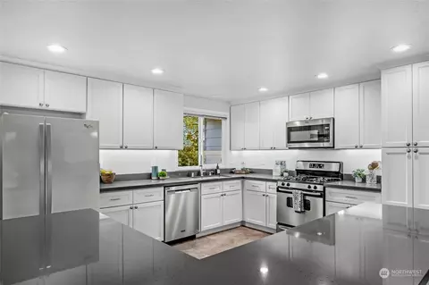 Kitchen - 304 214th St SW, Bothell, WA 98021 photo 2 of 3