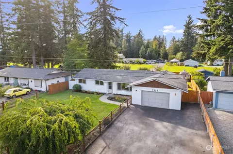 7373 Wiser Ln, Lynden, WA 98264