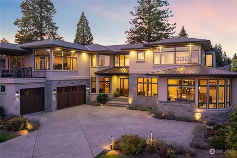 9804 NE 14th St, Bellevue, WA 98004