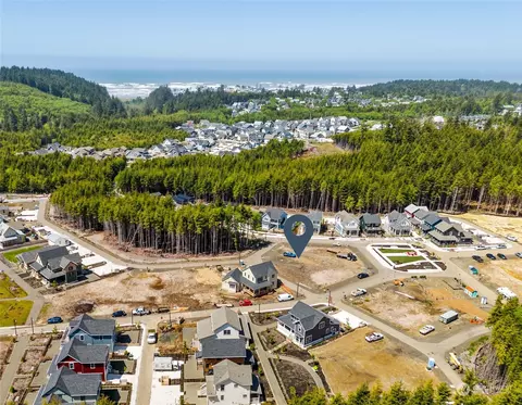 434 E Compass St, Pacific Beach, WA 98571