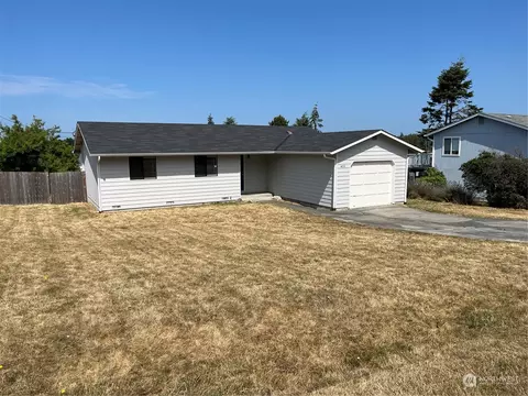 402 NE 4th St, Coupeville, WA 98239
