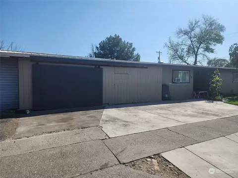417 Loring Dr, Moses Lake, WA 98837