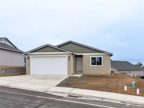 825 N Macaw Ave, East Wenatchee, WA 98802