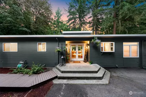 4620 NE 192nd St, Lake Forest Park, WA 98155