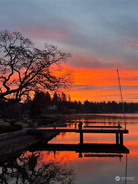 10034 Point Ln SW, Lakewood, WA 98499