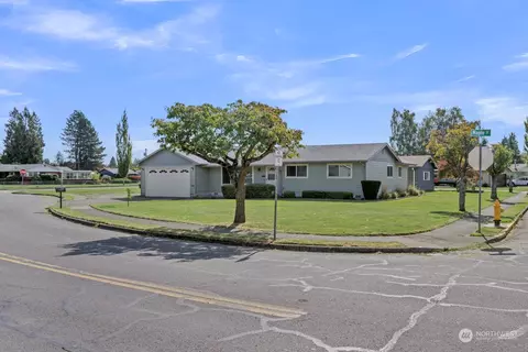 3217 Maple St, Longview, WA 98632