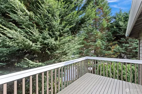 Exterior - 4714 200th Street St SE, Bothell, WA 98012 photo 3 of 9