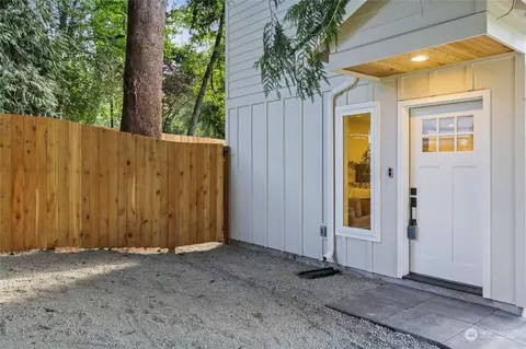 3814 NE 115th St, Seattle, WA 98125