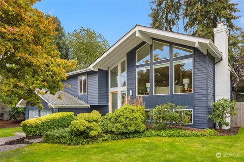 8231 SE 33rd Pl, Mercer Island, WA 98040