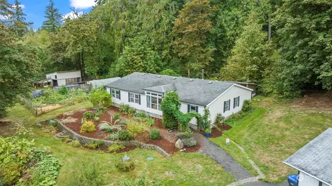 91 E Hanzlick Ct, Allyn, WA 98524