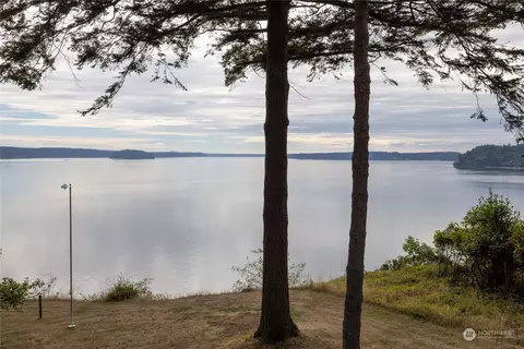 1124 Queets Dr, Fox Island, WA 98333