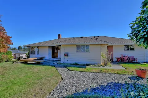 Exterior - 4924 Vesper Dr, Everett, WA 98203 photo 2 of 10