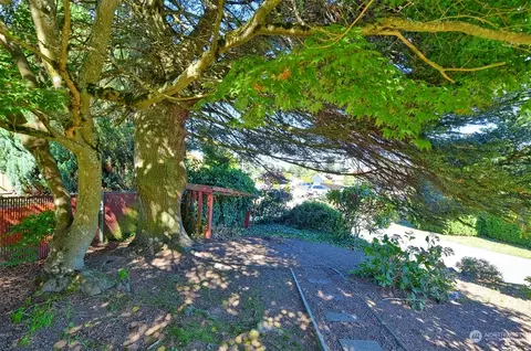 Exterior - 4924 Vesper Dr, Everett, WA 98203 photo 4 of 10