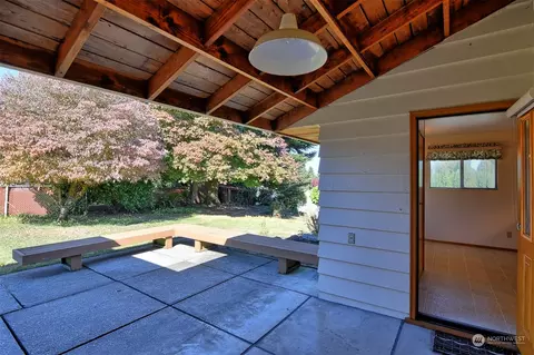 Exterior - 4924 Vesper Dr, Everett, WA 98203 photo 7 of 10