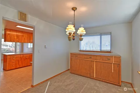 Dining - 4924 Vesper Dr, Everett, WA 98203 photo 1 of 1