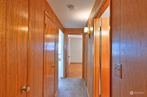 Entry Way - 4924 Vesper Dr, Everett, WA 98203 photo 1 of 1