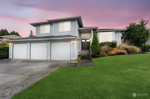 3534 Crystal Ridge Dr SE, Puyallup, WA 98372