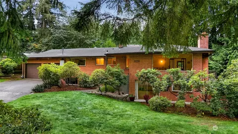 17823 29th Ave NE, Lake Forest Park, WA 98155