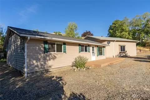 1116 Deerpath Dr, Oroville, WA 98844