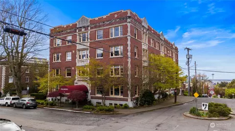 233 14th Ave E #206, Seattle, WA 98112