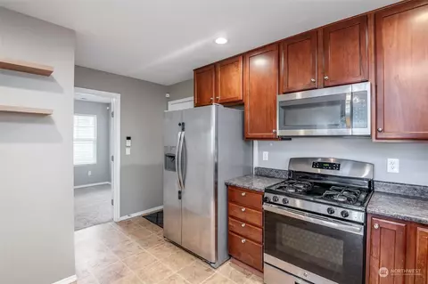 Kitchen - 20306 50th Ave E, Spanaway, WA 98387 photo 1 of 3