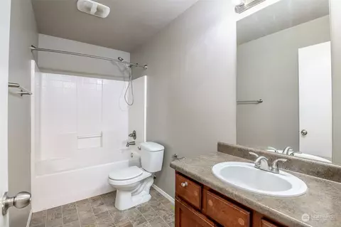 Bath - 20306 50th Ave E, Spanaway, WA 98387 photo 4 of 4