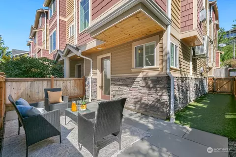 3845 Evanston Ave N, Seattle, WA 98103