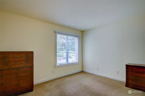 Bedroom - 16139 Toad Ln, Bow, WA 98232 photo 2 of 4