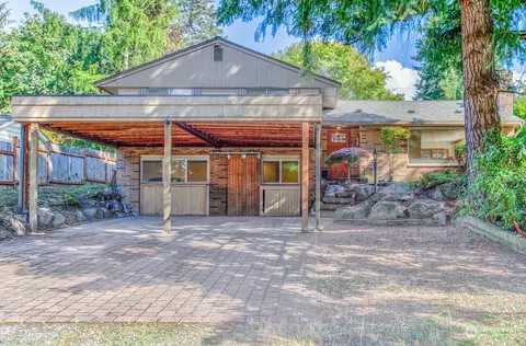 4364 86th Ave SE, Mercer Island, WA 98040