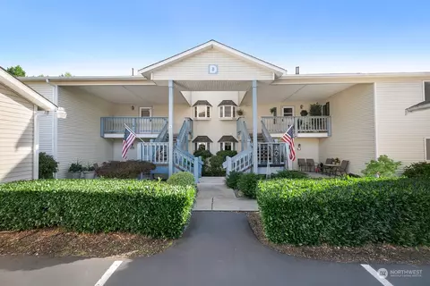 20617 28th Ave W #D6, Lynnwood, WA 98036