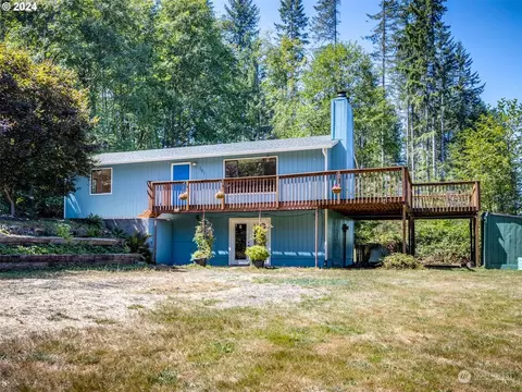 301 Cedar Hills Rd, Longview, WA 98632