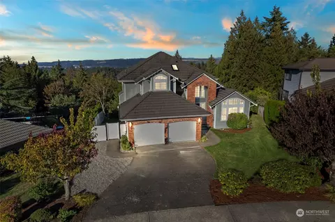 2033 28th St SE, Puyallup, WA 98372
