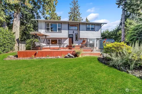 5330 S Vista Dr E, Bonney Lake, WA 98391