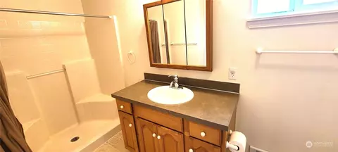 Bath - 21 Cathy Ct, Sequim, WA 98382 photo 1 of 2